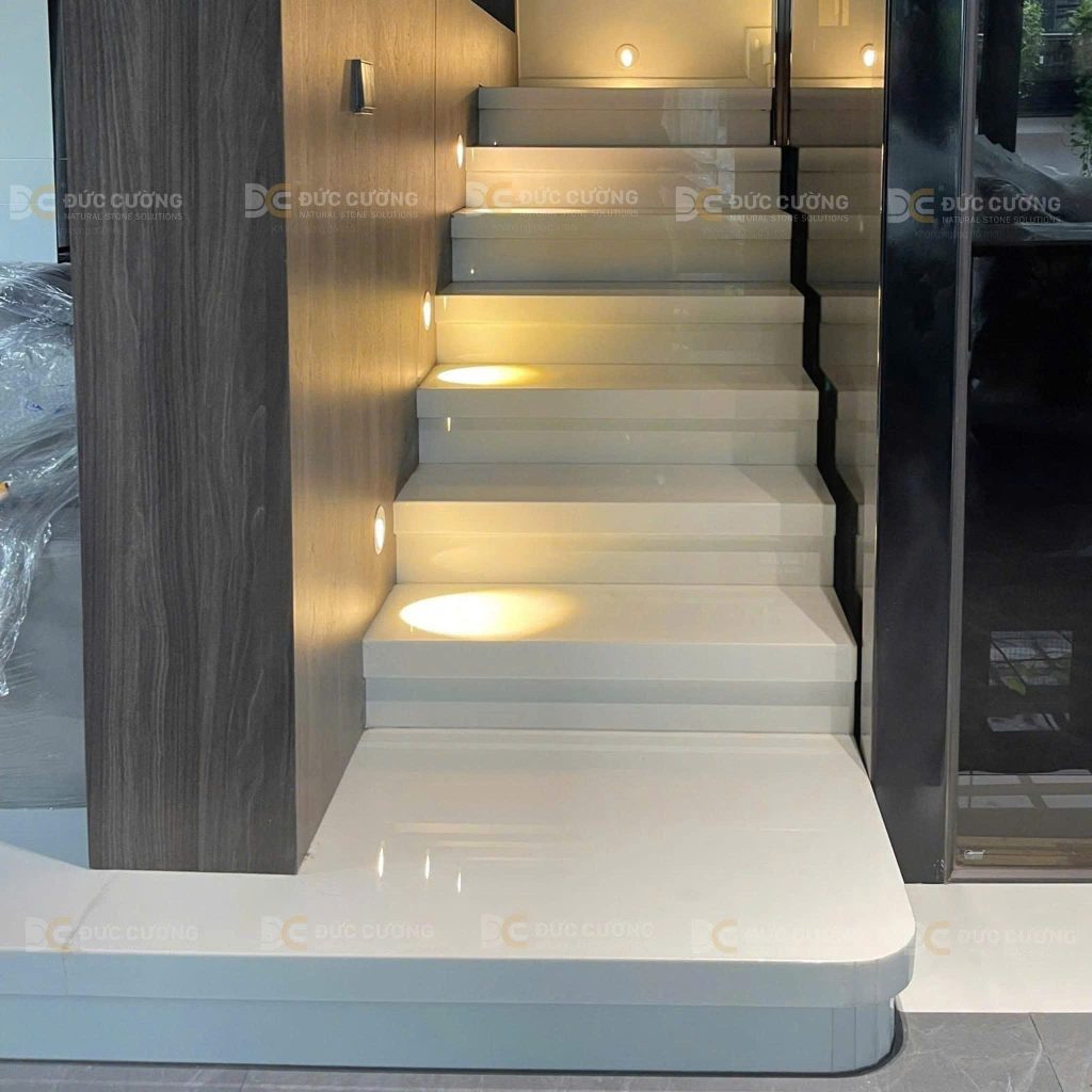 Bàn Giao Hạng Mục Cầu Thang Đá White Porcelain